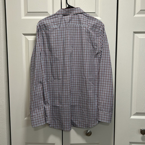 Banana Republic Non-Iron Standard Fit Red and Blue Plaid Long Sleeve Button-Up M - Picture 3 of 6